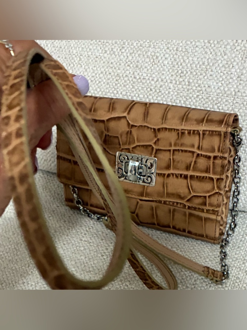 Brighton EUC Crocodile Embossed
Genuine Leather Slim
Crossbody Bag/ Wallet Toast - Picture 7 of 16